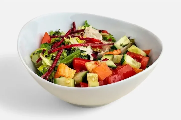 Friss vegyes saláta
