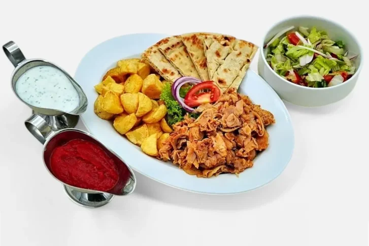 Egyszemélyes Gyros tál joghurtos vagy csípős öntettel