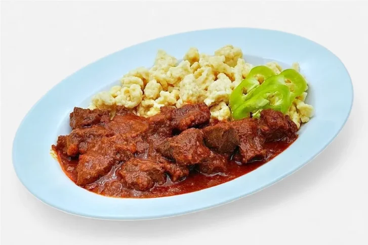 Marhapörkölt galuskával