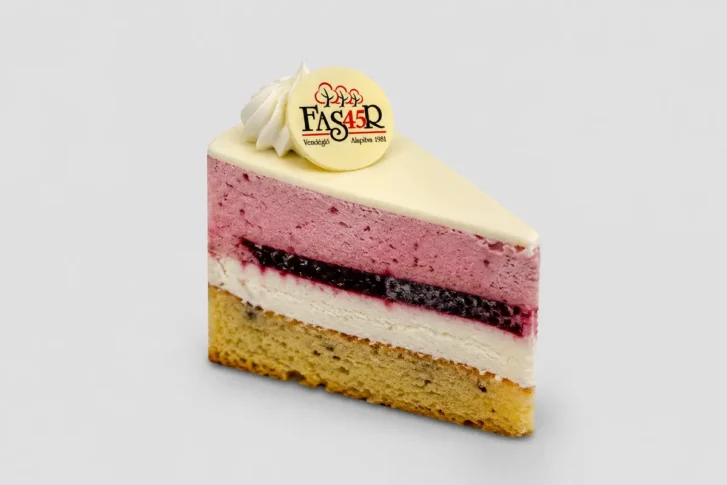 Erdei Gyümölcsös joghurt mousse tortaszelet