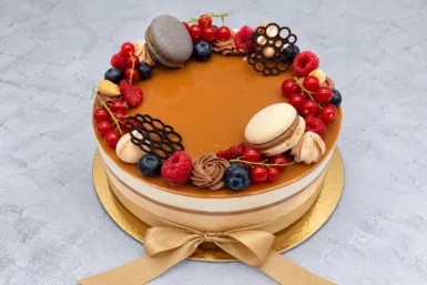Fehércsokis-karamell mousse torta